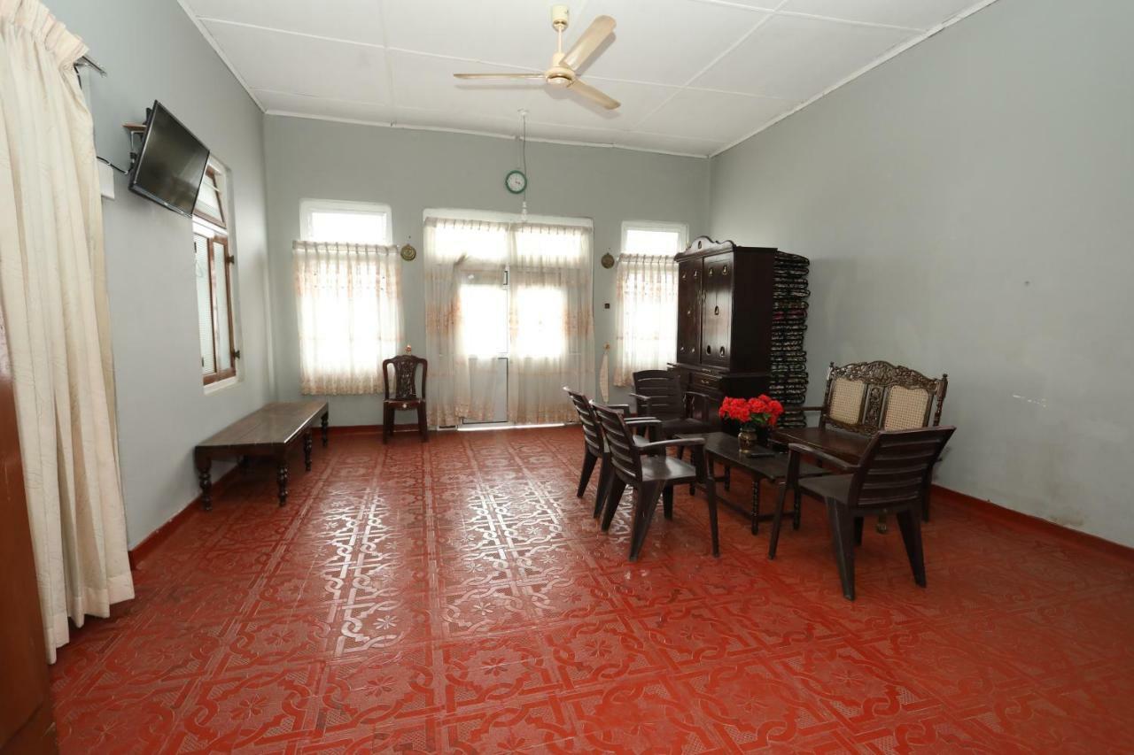 Jaffna Premier Inn Екстер'єр фото