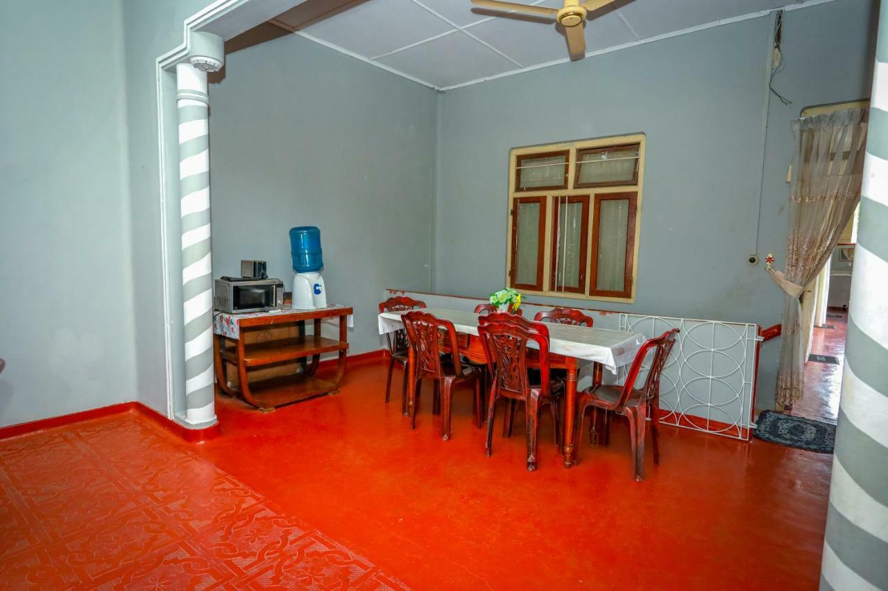 Jaffna Premier Inn Екстер'єр фото